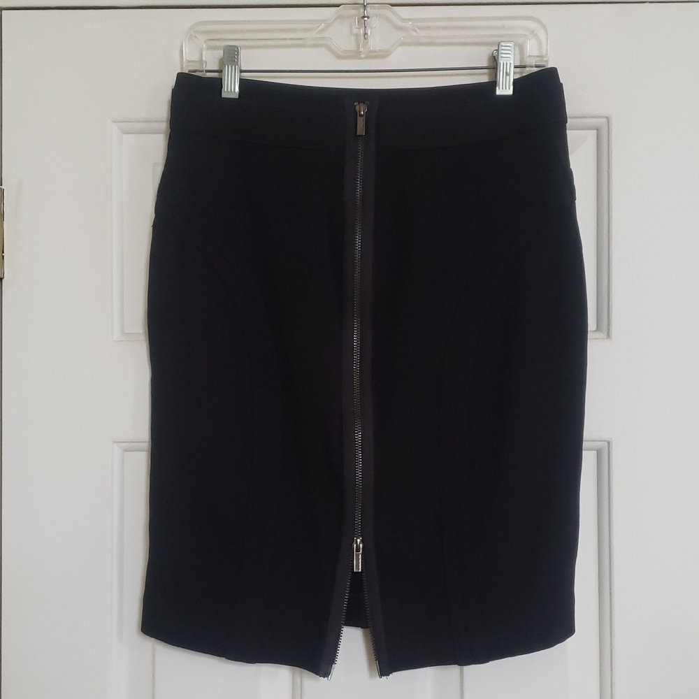 BCBGMAXAZRIA Black Structured Pencil Skirt Exposed Back Zipper Minimalist SMALL - Picture 12 of 14
